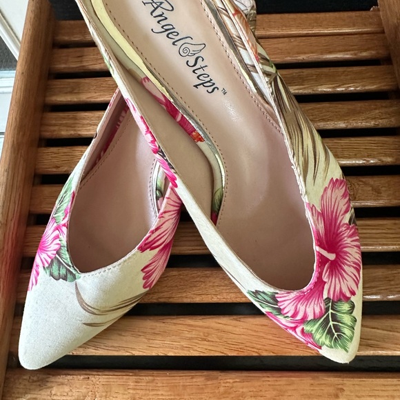 Angel Steps floral slip-on shoes - Picture 11 of 11